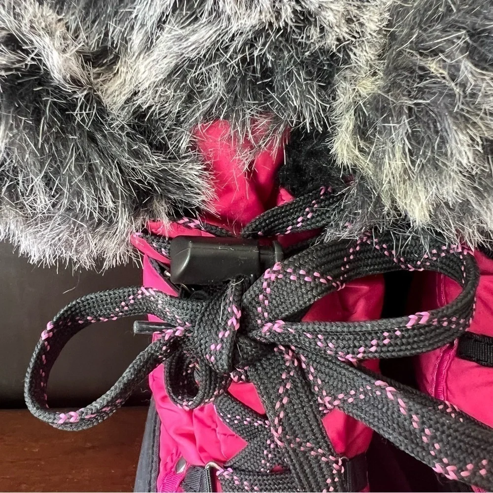 Kamik Youth Sz 4 Snow Boots Pink And Black With Faux Fur Edge Fleece Line